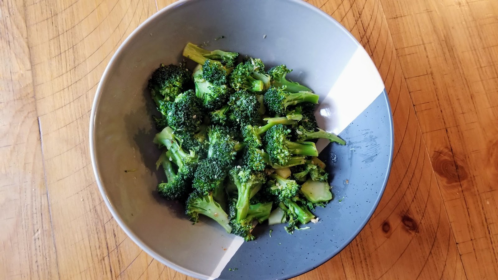 How to cook steamed Broccoli with garlic